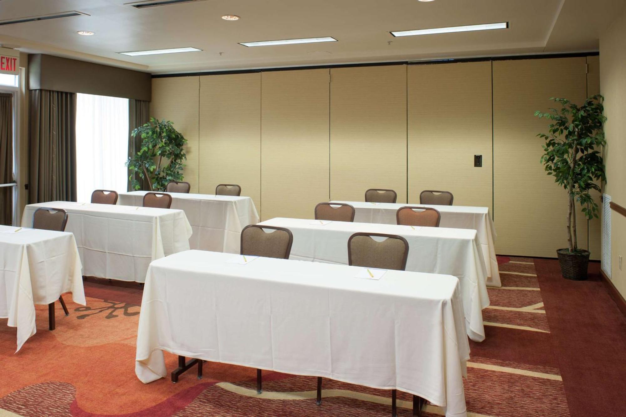 Hilton Garden Inn Tulsa Airport Εξωτερικό φωτογραφία