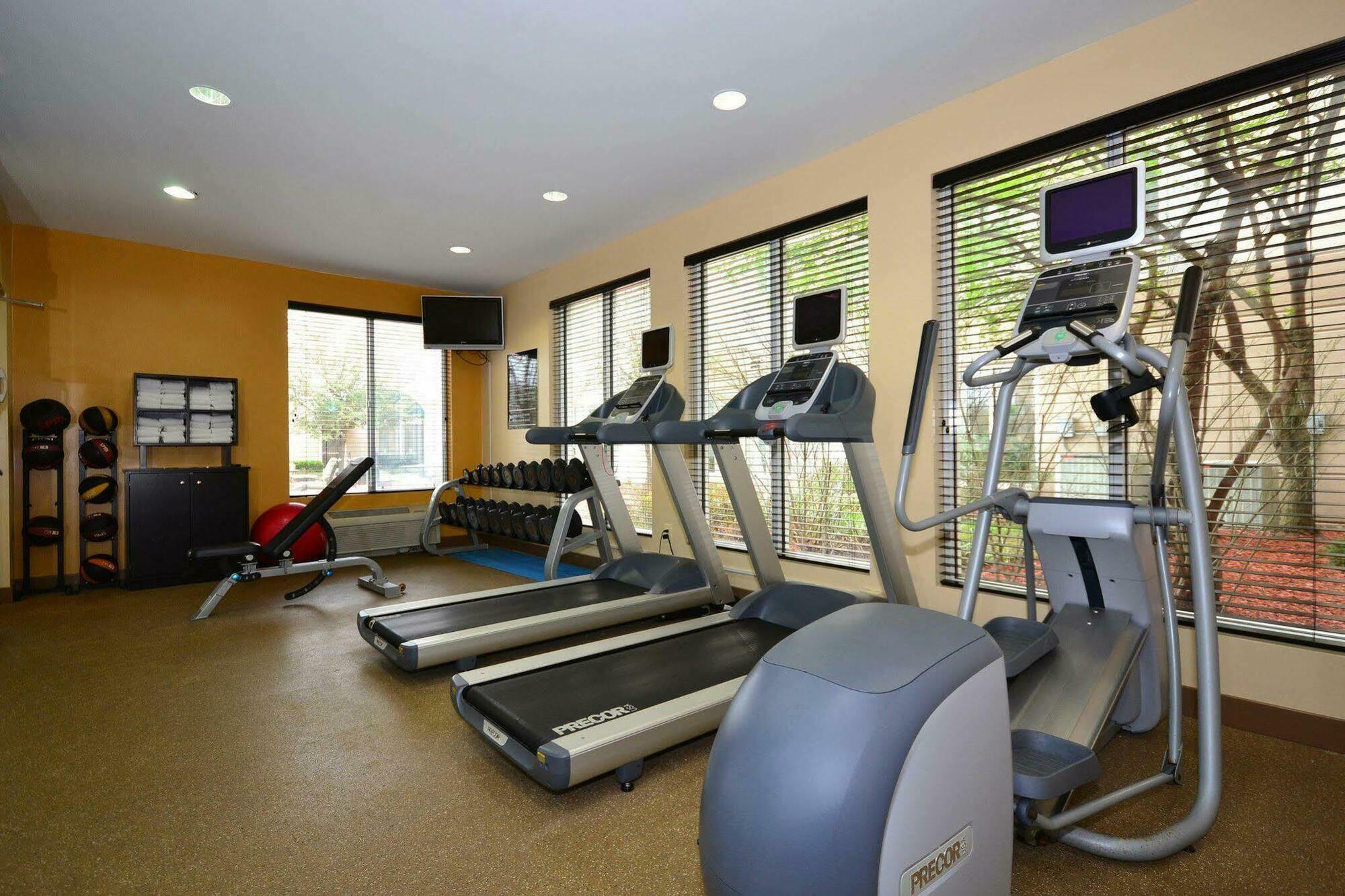 Hilton Garden Inn Tulsa Airport Εξωτερικό φωτογραφία